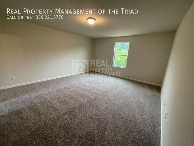 Building Photo - 6395 Century Ln