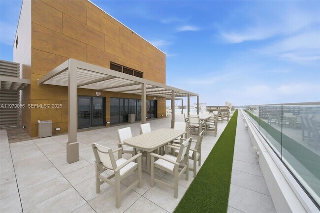 Building Photo - 4020 Galt Ocean Dr