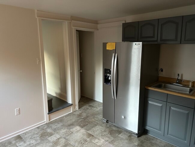 Building Photo - 625 Merchant St