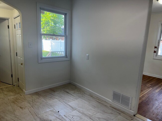 Building Photo - 152 Emily Ave