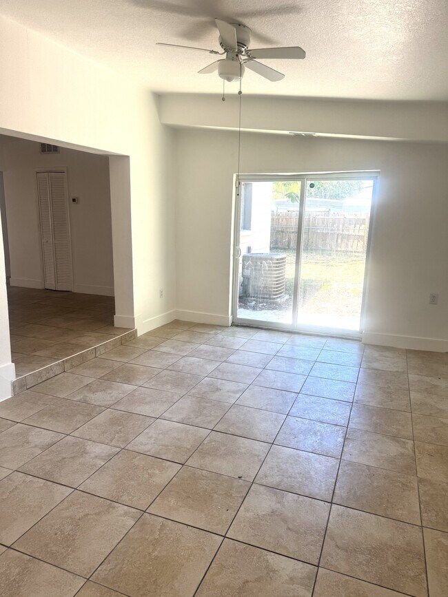 Building Photo - 1335 Warrington Wy