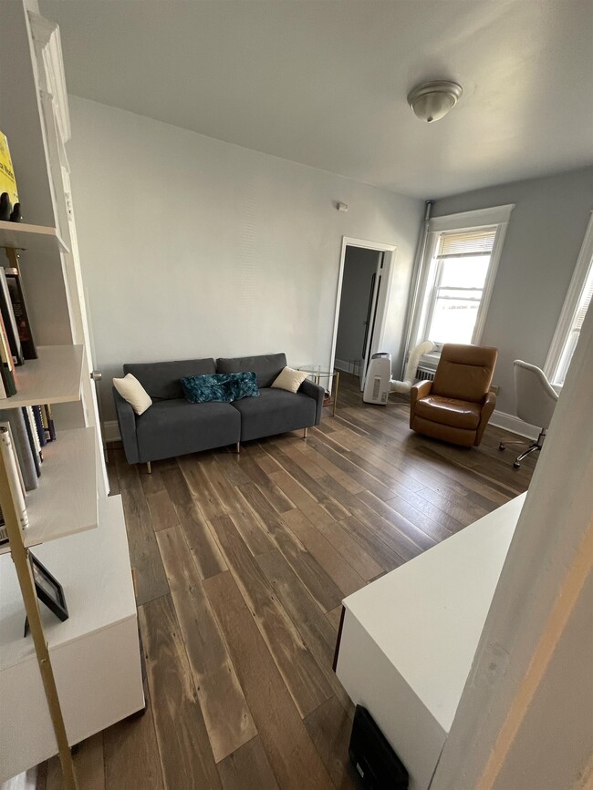 Building Photo - 120 Dekalb Ave