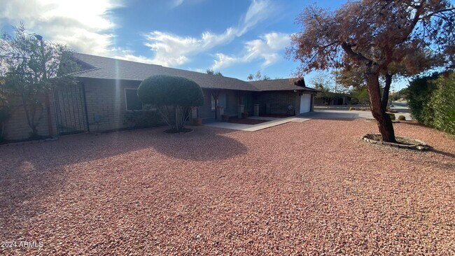 Building Photo - 6823 W Union Hills Dr