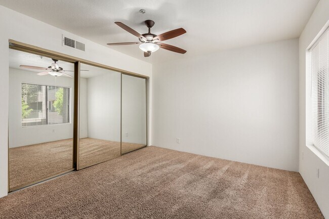 Building Photo - New Rental Listing in Scottsdale Springs C...