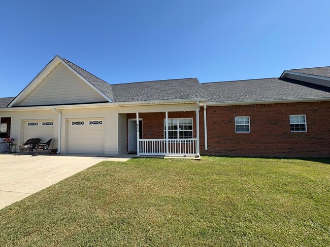 Primary Photo - 2 bed, 1 bath unit for rent!