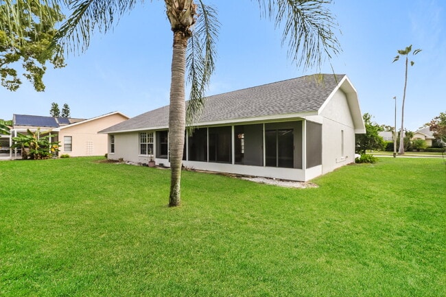 Building Photo - "Charming 3-Bed, 2-Bath Home in Hudson, FL...