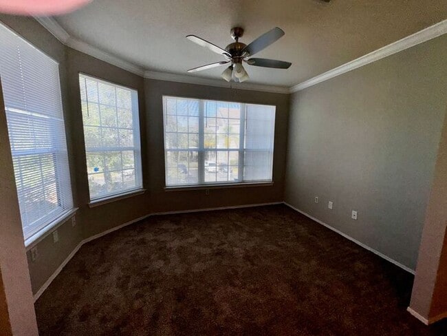 Building Photo - Spacious 2 Bed / 2 Bath Second-Floor Condo...