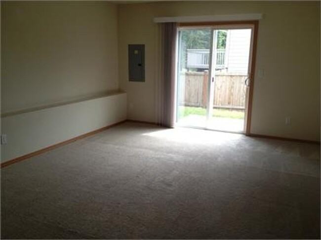 Building Photo - Beautiful Spacious Home in Coupeville! Bui...