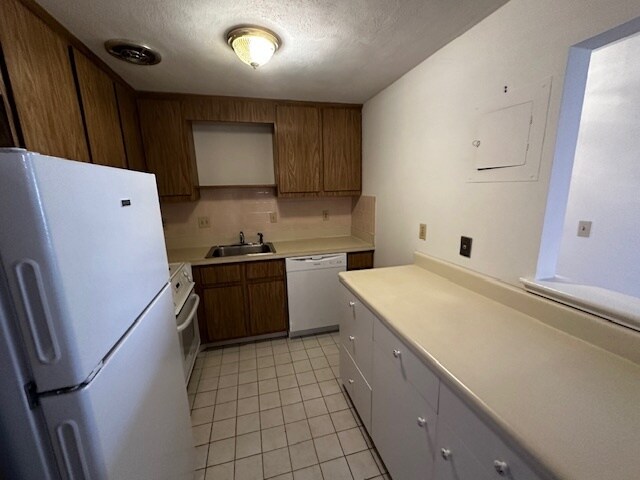 Building Photo - 1325 Worcester Rd