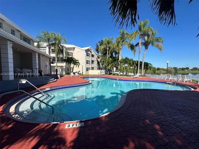 Building Photo - 2890 N Oakland Forest Dr