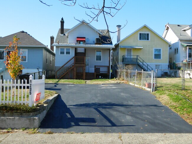 Private Parking and Rear Entrance - 1235 Lydia St