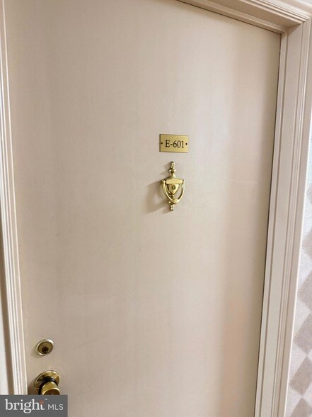 Building Photo - 1021 Arlington Blvd