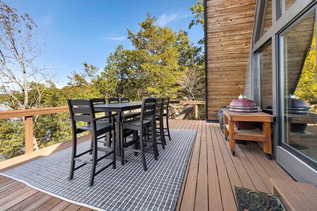 Building Photo - 9063 Mundell Rd