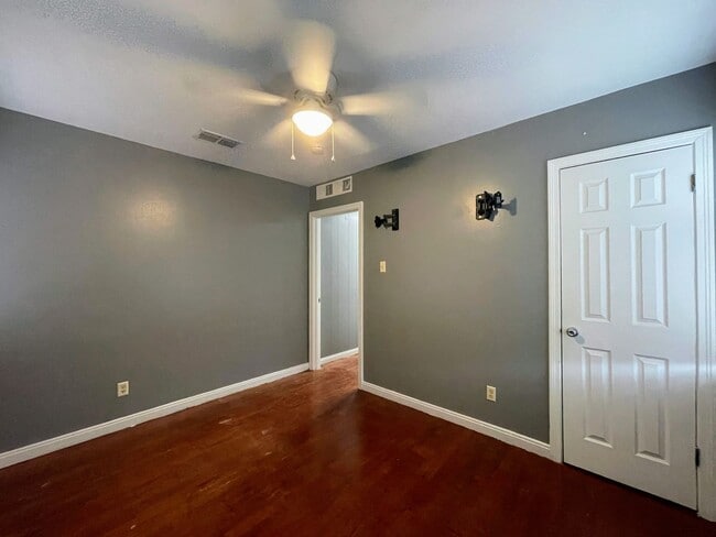 Building Photo - Charming 2-Bedroom Single-Family Home – Perfect for Comfort & Convenience!