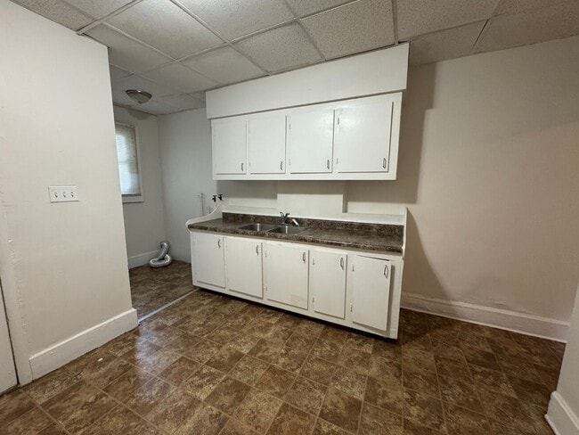 Building Photo - 2346 Coyner Ave