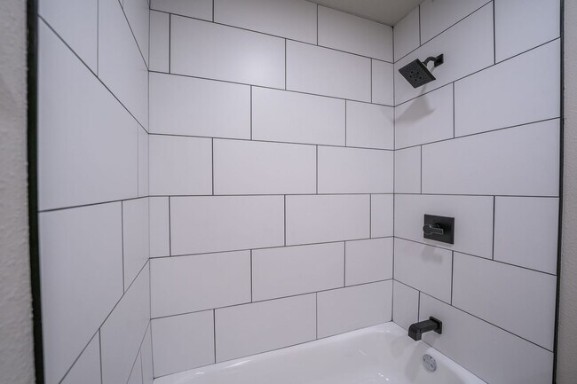 Building Photo - Texas Oaks