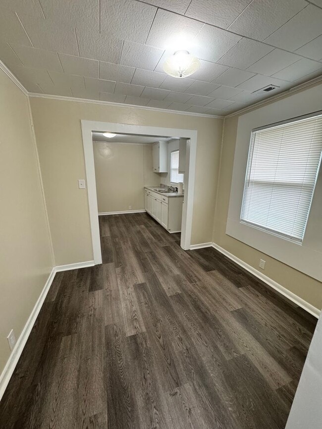 Building Photo - 2/1 House currently being remodeled. Shoul...