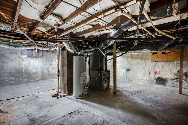 Building Photo - Charming 4-Bedroom, 2-Bathroom Home with Timeless Character