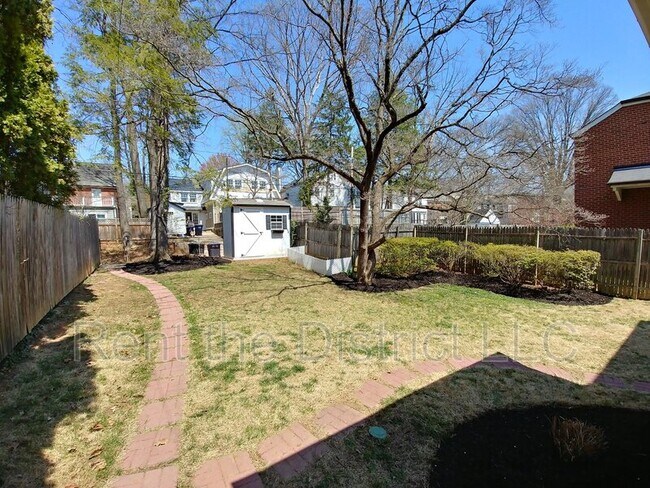 Building Photo - 4839 Yuma St NW