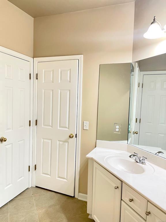 Building Photo - 9524 Helmsley Cir