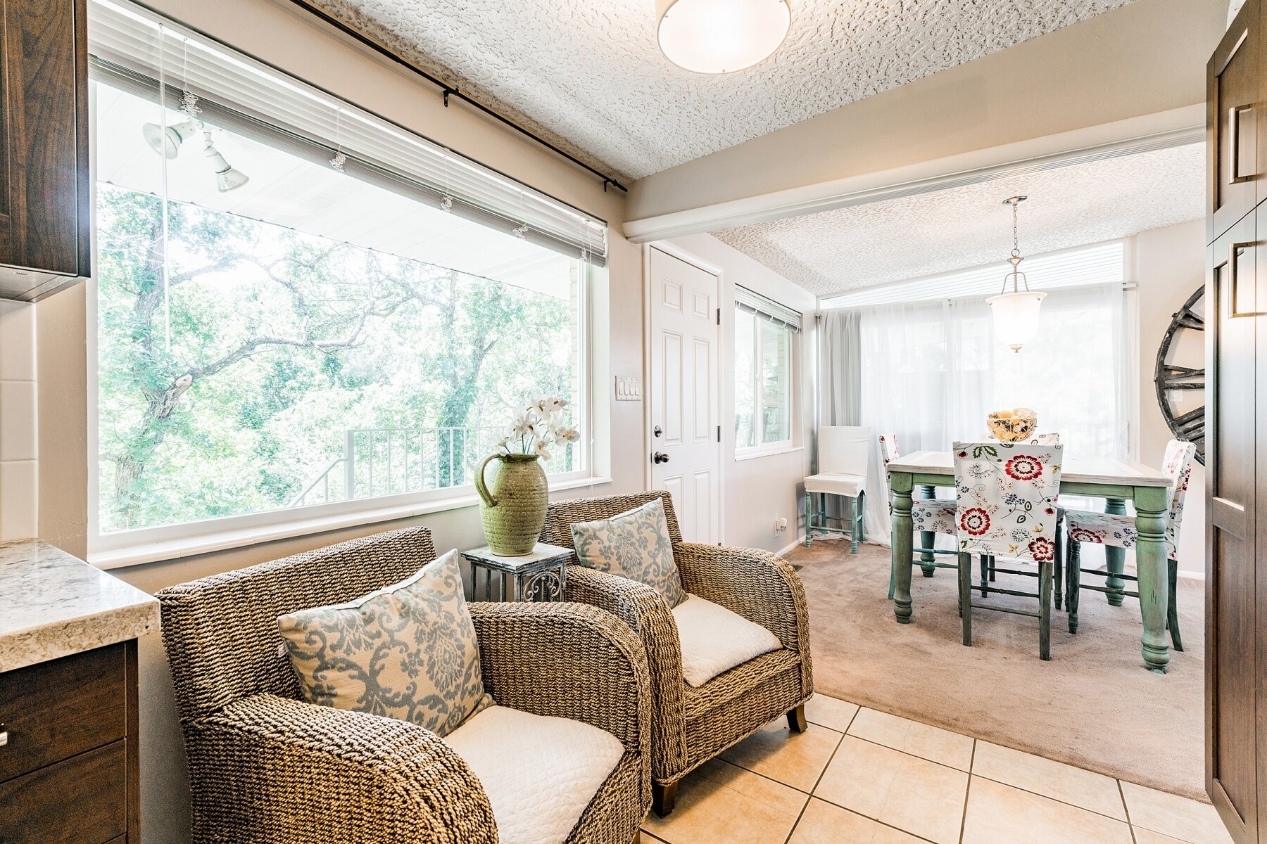 Building Photo - 450 E Mill St S