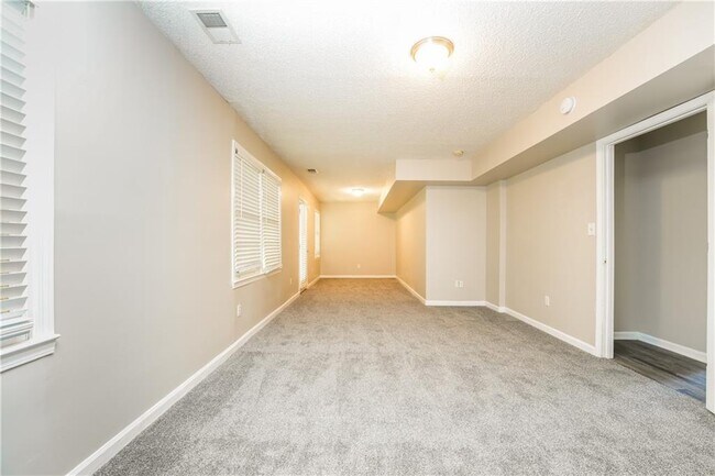 Building Photo - 5201 Rosetrace Terrace SW