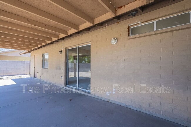 Building Photo - 1556 W Peralta Ave