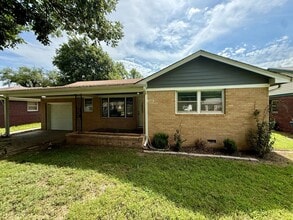 Building Photo - 5 Bedroom 2 Bathroom in Derby, KS