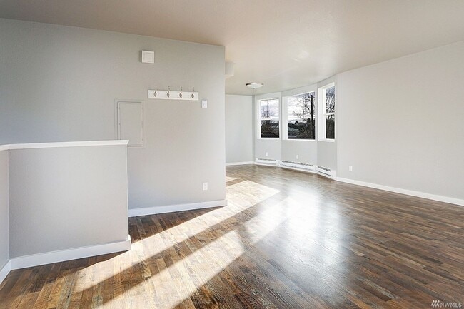 Building Photo - 1906 3rd Ave W