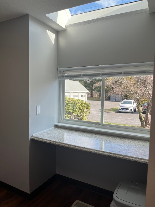 Building Photo - 116 Hilltop Dr