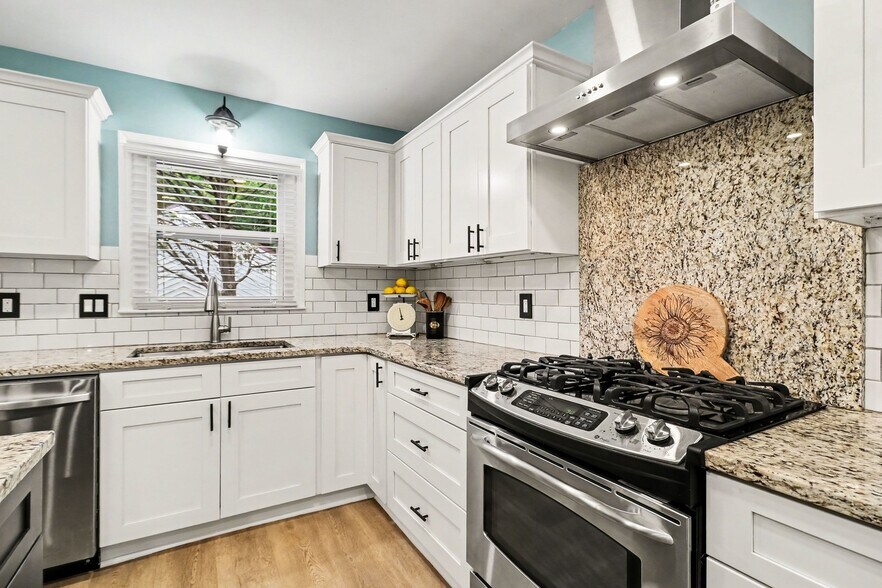 Building Photo - 210 Fireside Way