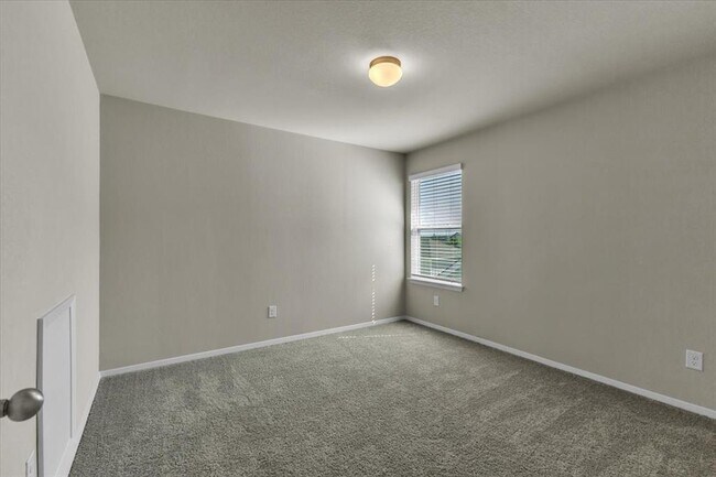 Building Photo - 132 Fabion St