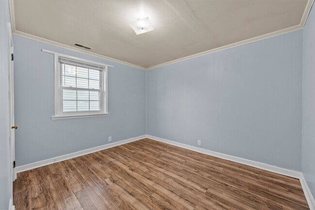 Building Photo - Welcome to Richlands Avenue!