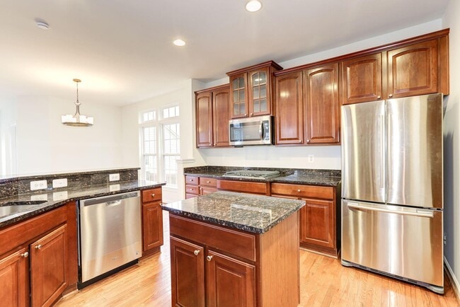 Building Photo - 2705 Mae Wade Ave