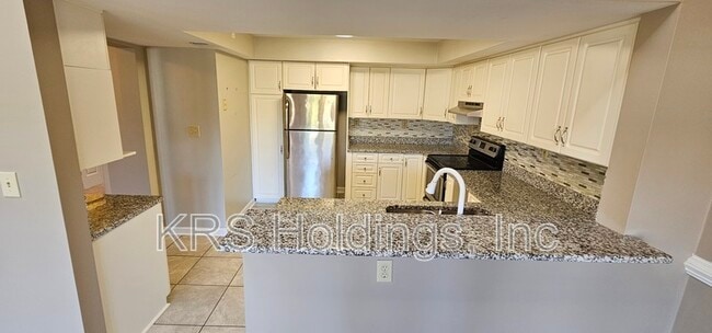 Building Photo - 200 Mainsail Dr