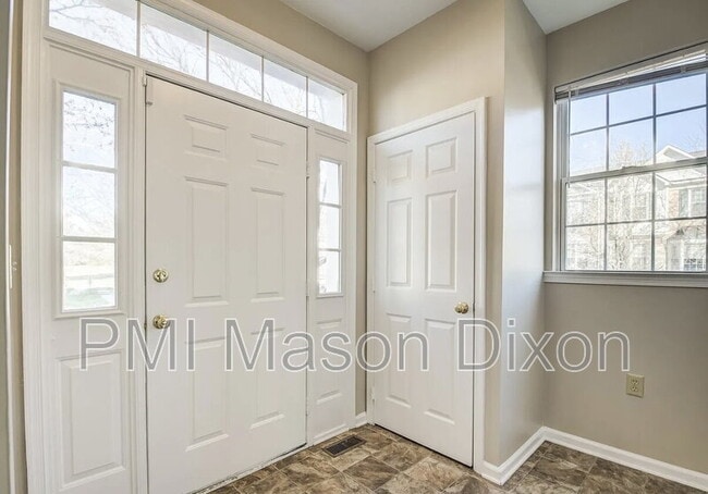 Building Photo - 2301 Montauk Dr