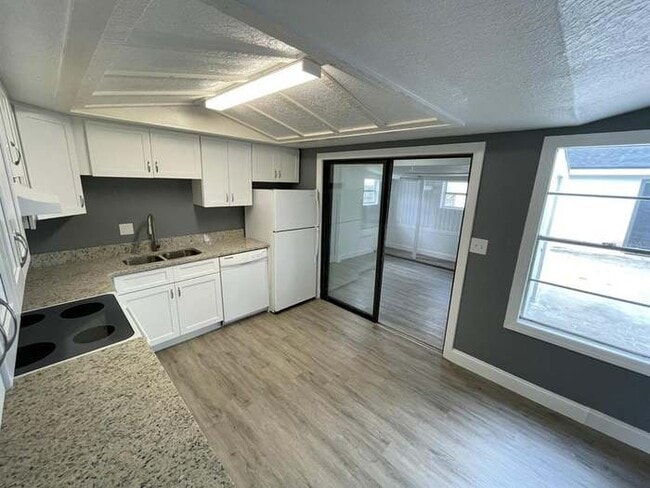 Building Photo - 1305 Overdale St