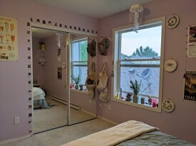 Building Photo - 3205 Azalea Dr