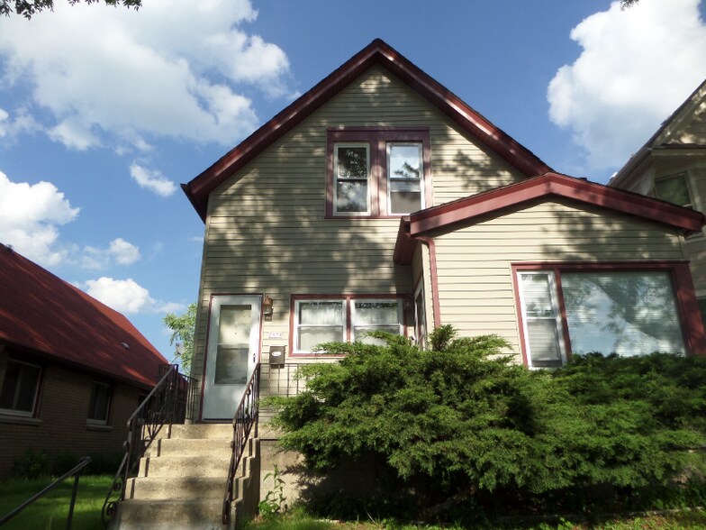 Primary Photo - 2930 N Humboldt Blvd