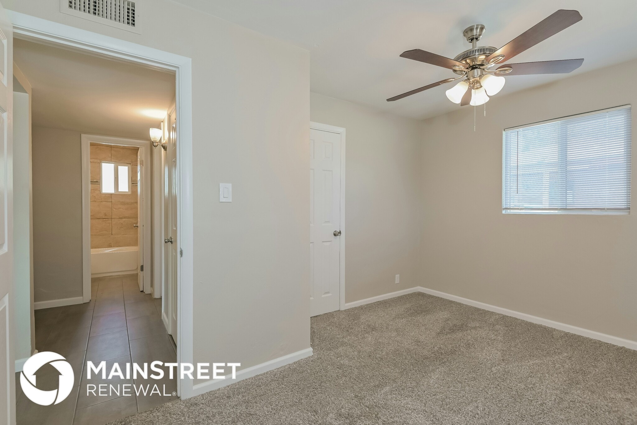 Building Photo - 6131 E 25th St