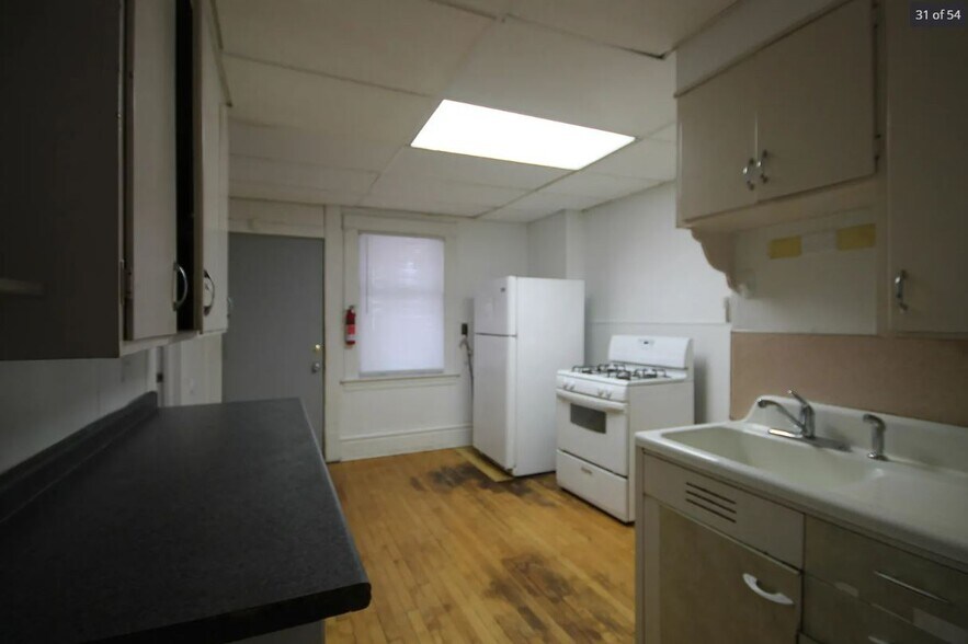 Building Photo - 753 Academy St