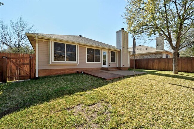Building Photo - 2738 Winding Brook Dr