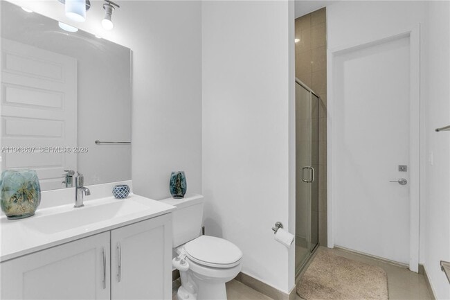 Building Photo - 10890 Shore St