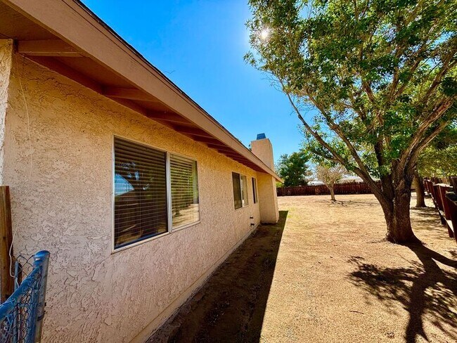 Building Photo - 9472 Wasco Ave
