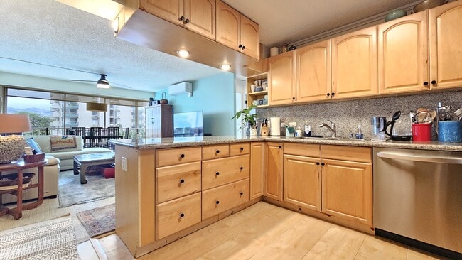 Building Photo - 2575 Khi Ave