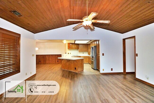 Building Photo - 15714 Middletown Park Dr