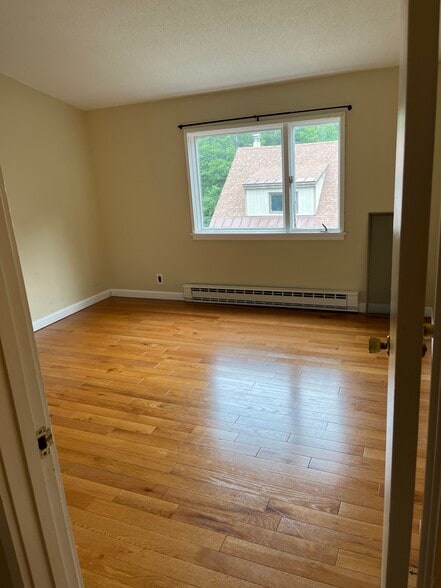 Bedroom 2 - 202 Brook Holw