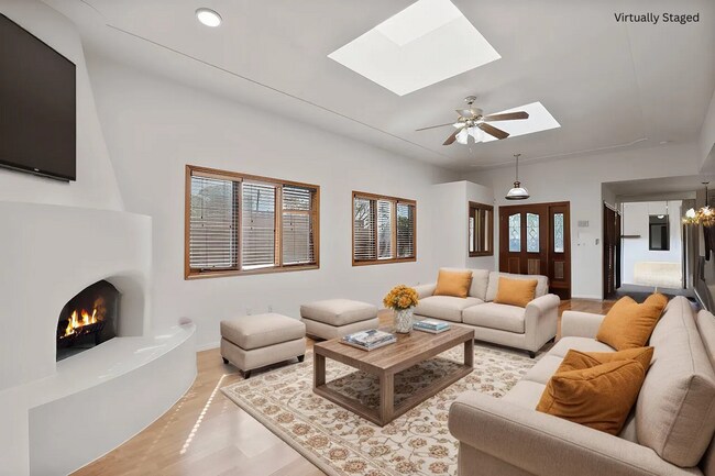Building Photo - Adorable Townhome, 2 Master Bedroom Suites to Patio Living