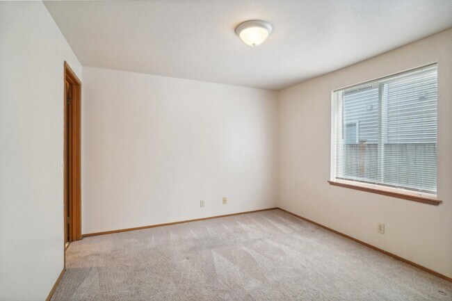 Building Photo - 13411 Meadow Rd