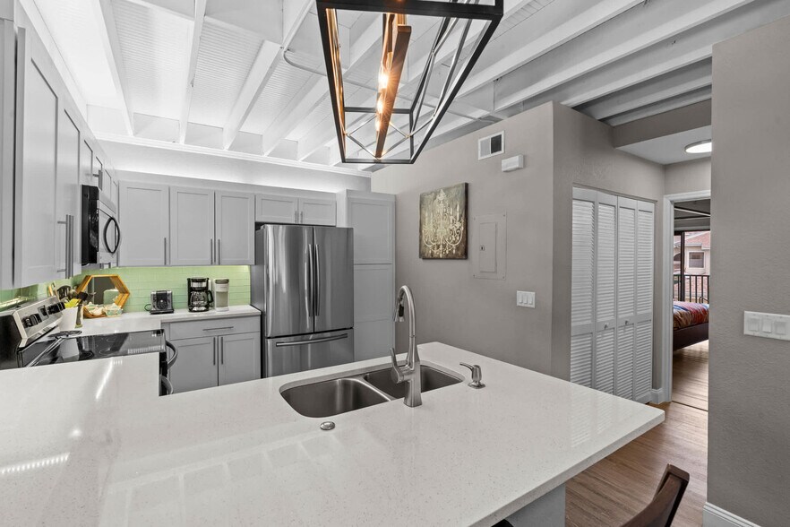 Building Photo - 50 Emerald Woods Dr